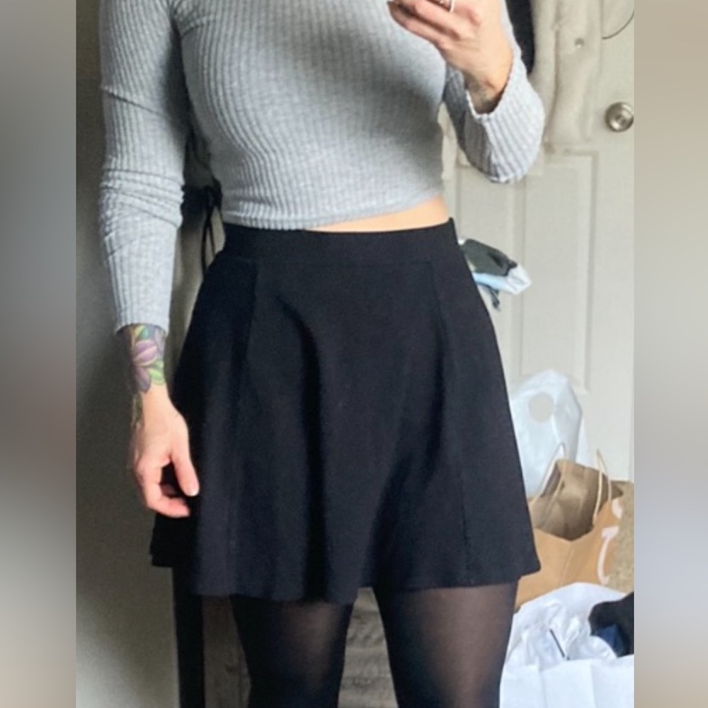 H and M black skirt